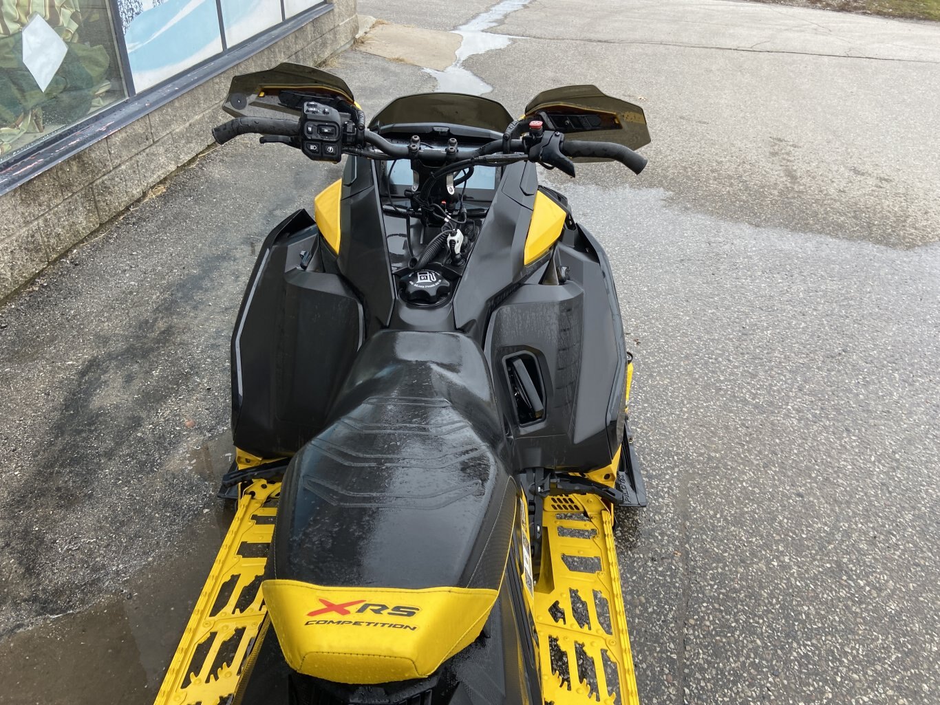 2024 Ski Doo MXZ X RS 850 E TEC Turbo R – Competition Package – Neo Yellow