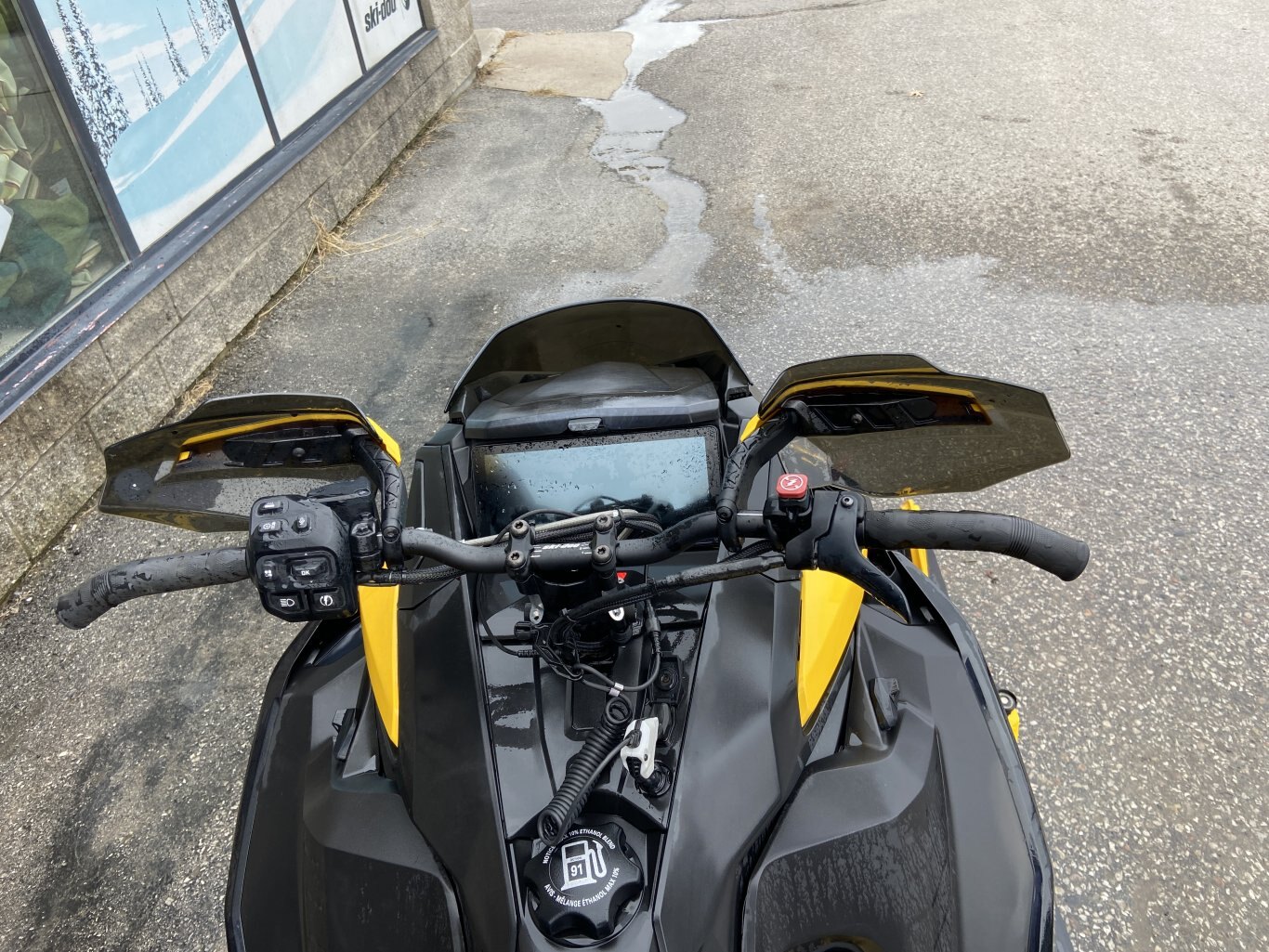 2024 Ski Doo MXZ X RS 850 E TEC Turbo R – Competition Package – Neo Yellow