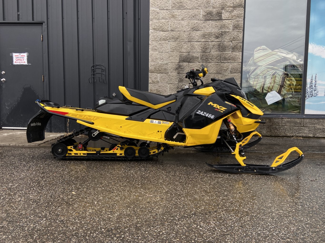 2024 Ski Doo MXZ X RS 850 E TEC Turbo R – Competition Package – Neo Yellow