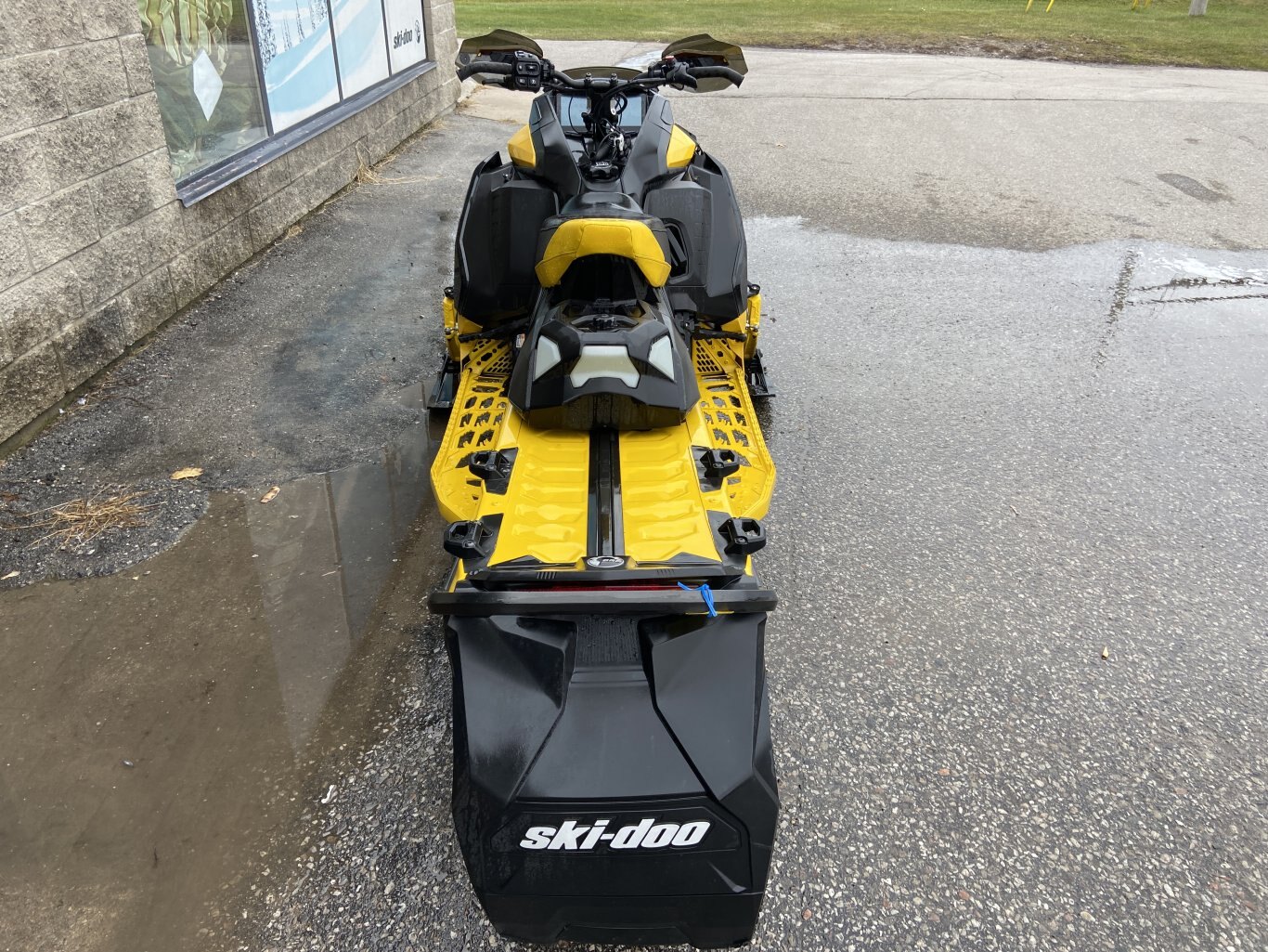 2024 Ski Doo MXZ X RS 850 E TEC Turbo R â Competition Package â Neo Yellow