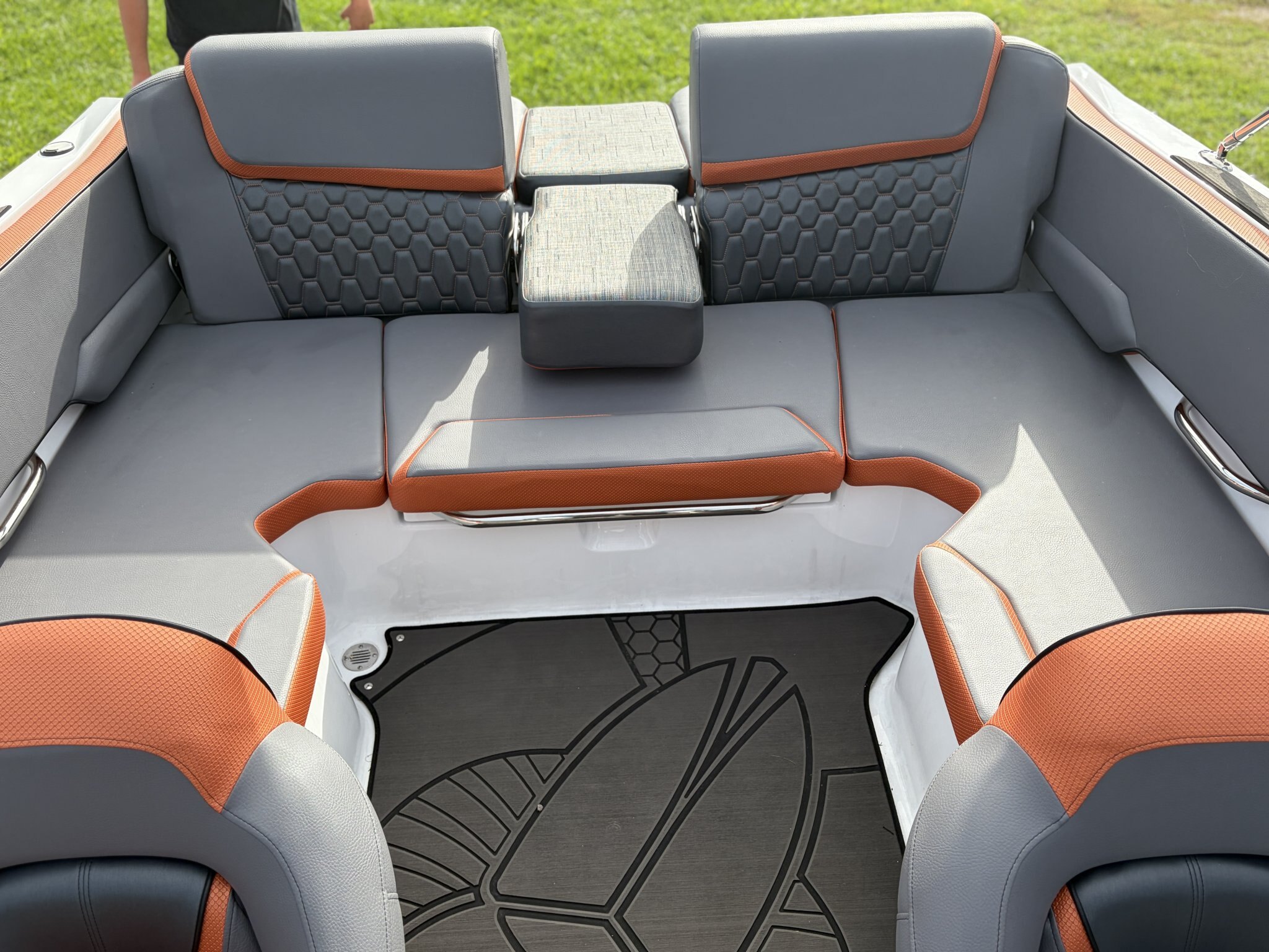 2026 Scarab 195 LX – Charcoal/Orange