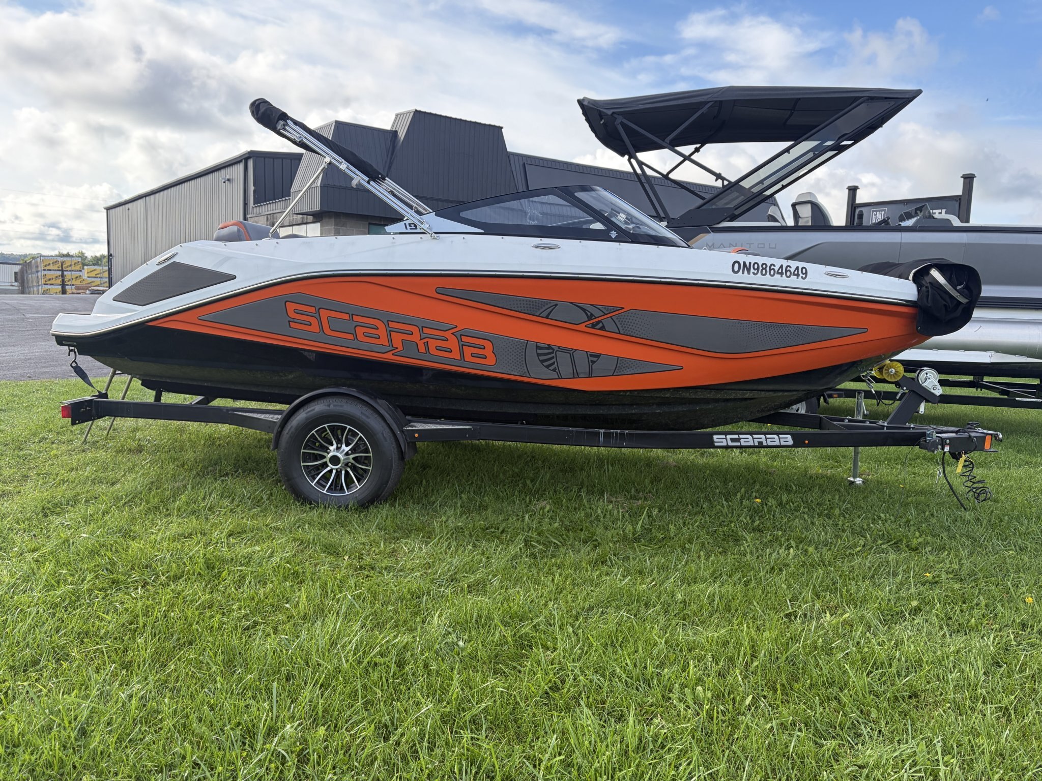 2026 Scarab 195 LX – Charcoal/Orange