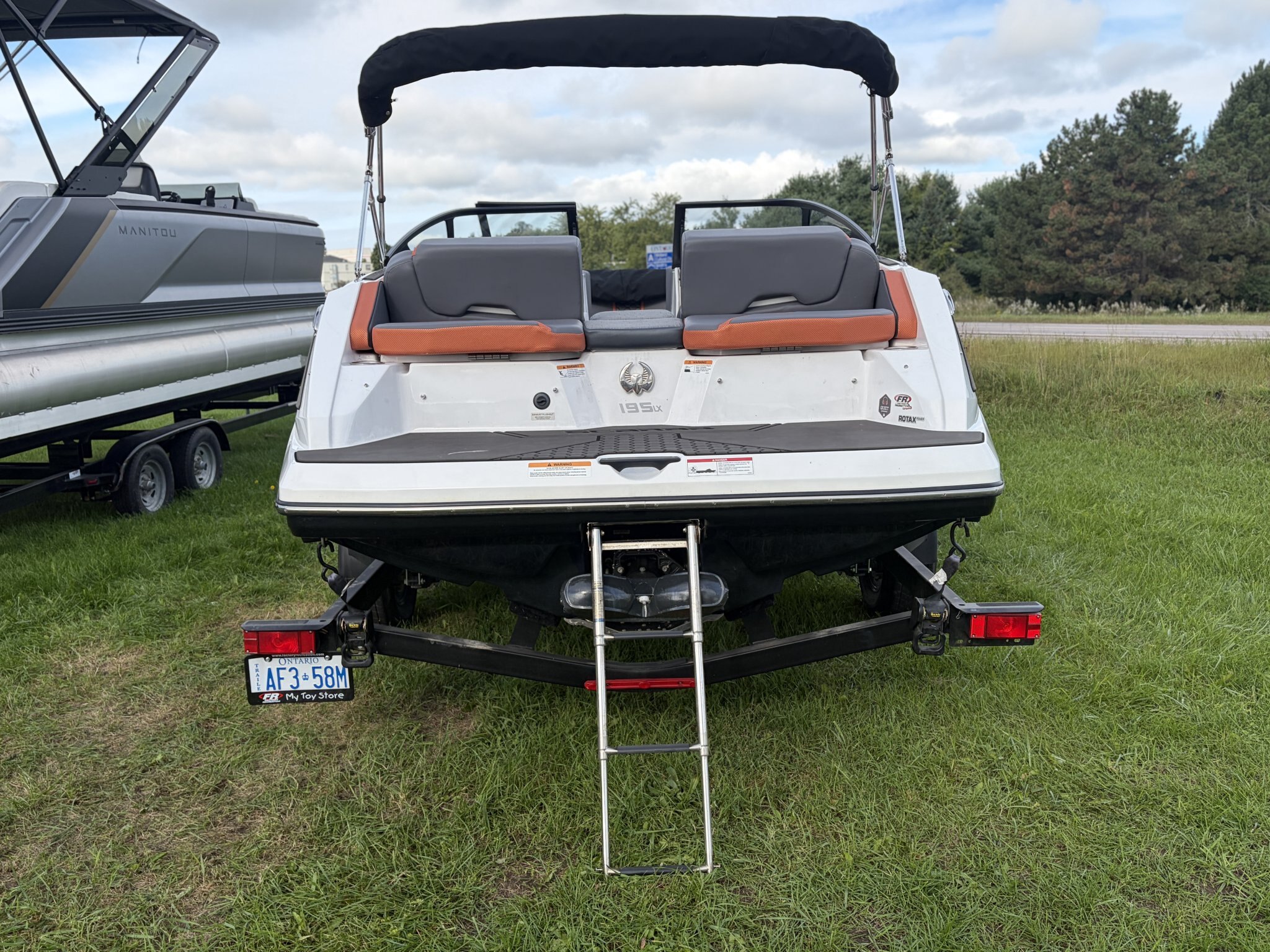 2026 Scarab 195 LX – Charcoal/Orange