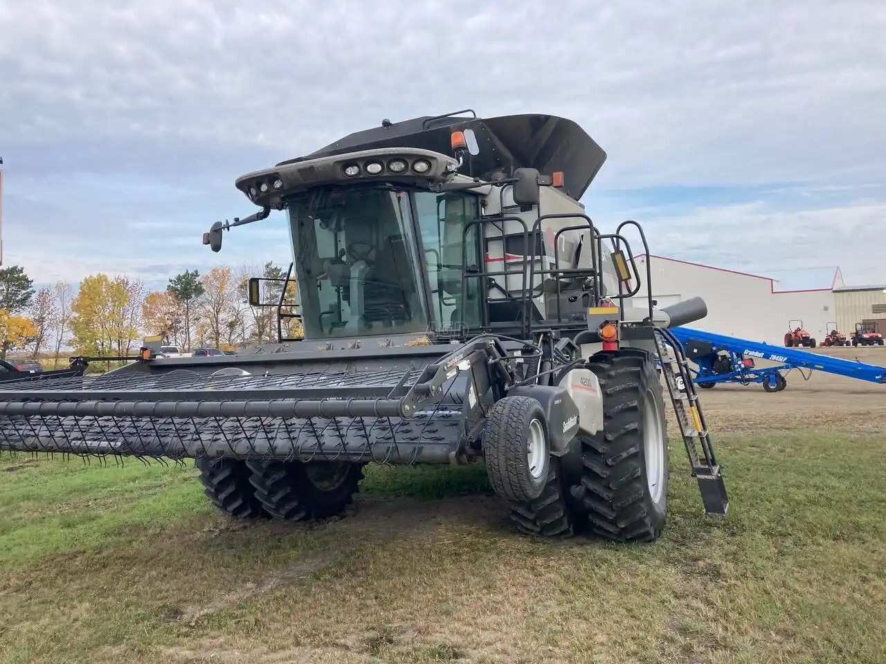 2017 Kubota M7-171KVT