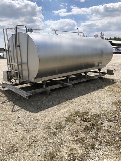 Mueller 3000 Gal tank
