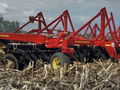 Sunflower 1544 FOUR-SECTION DISC HARROWS