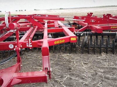 Sunflower 6650 FIVE-SECTION VERTICAL TILLAGE