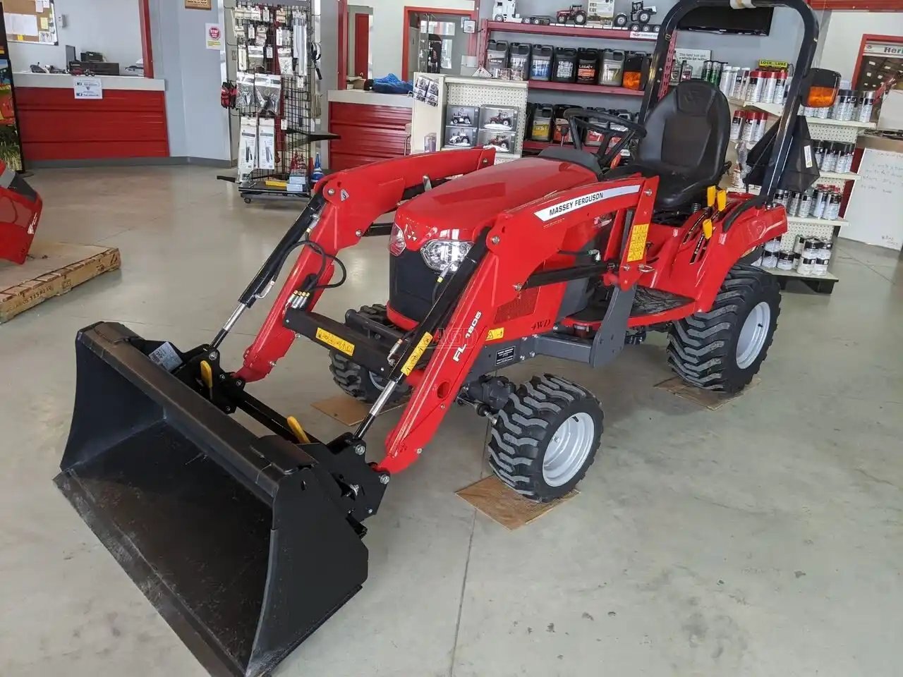 2022 Massey Ferguson GC1723E