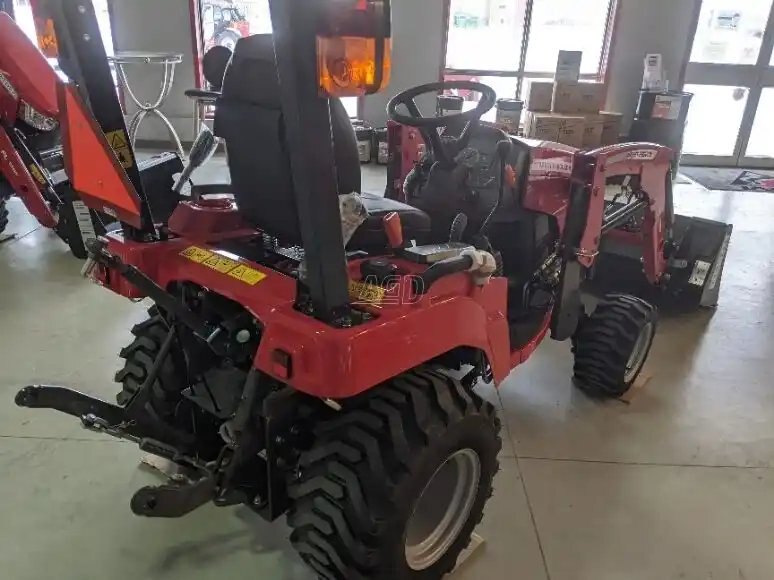 2022 Massey Ferguson GC1723E