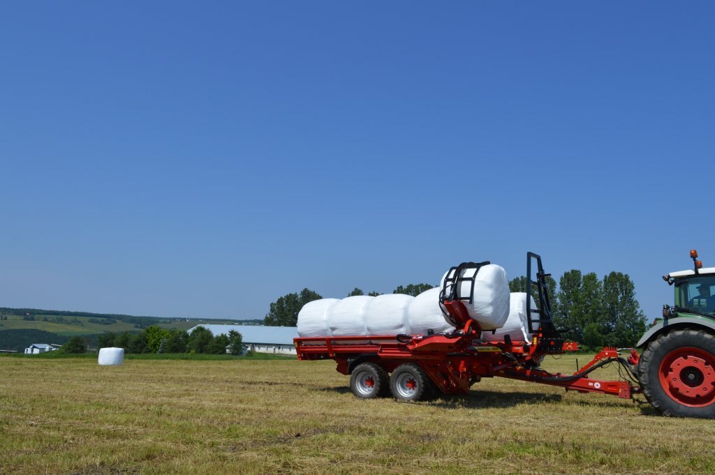 Anderson RBMPRO1400 Round bales