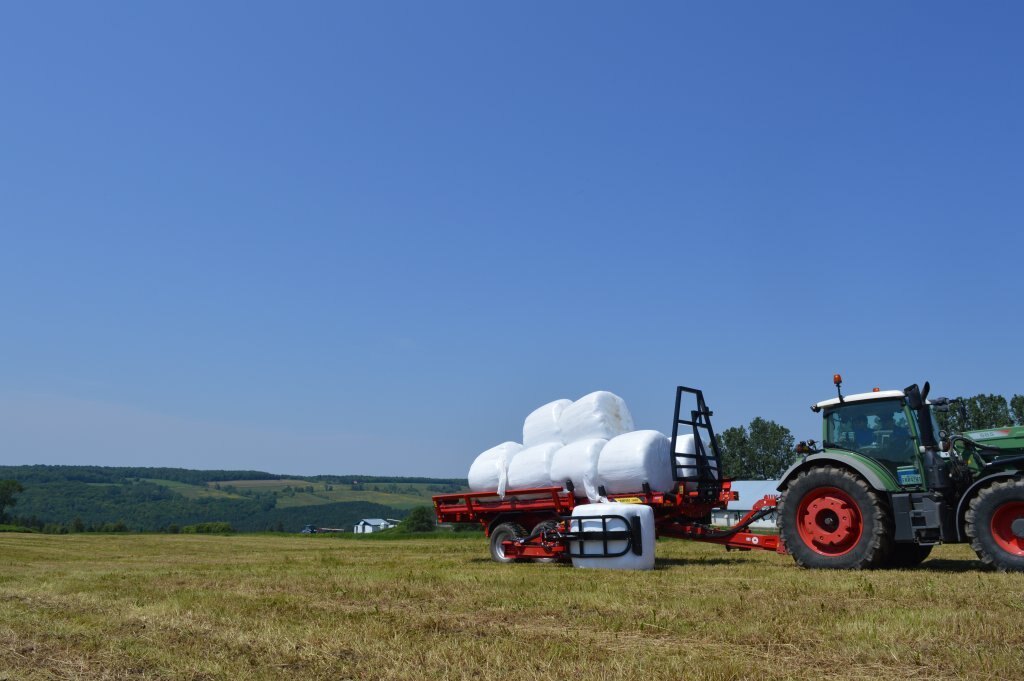 Anderson RBMPRO1400 Round bales