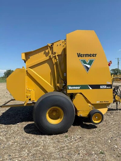2022 Vermeer 605N Select