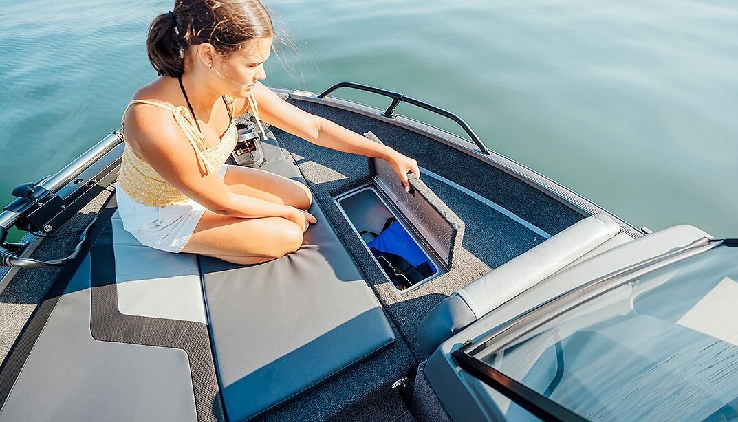 2026 Lowe Boats FS 1625 Metallic Black