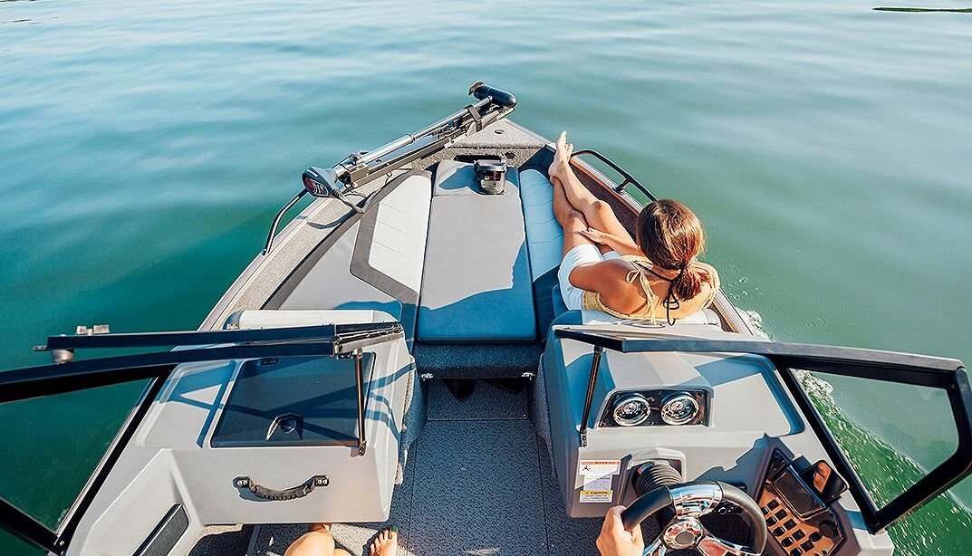 2026 Lowe Boats FS 1625 Metallic Black