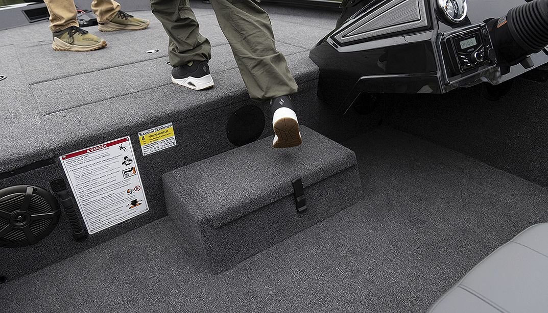 2026 Lowe Boats Stinger 195C Camouflage Mossy Oak® Shadow Grass Blades