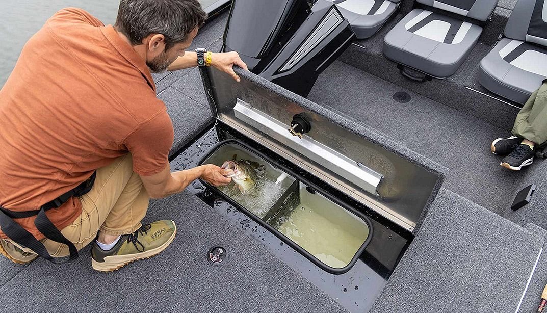 2026 Lowe Boats Stinger 195C Bright White