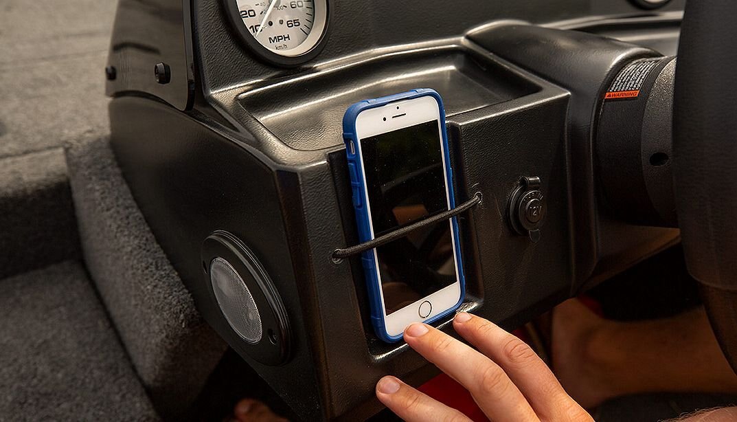 2026 Lowe Boats Skorpion 17 Candy Apple Red Exterior Gray Carpeted Interior