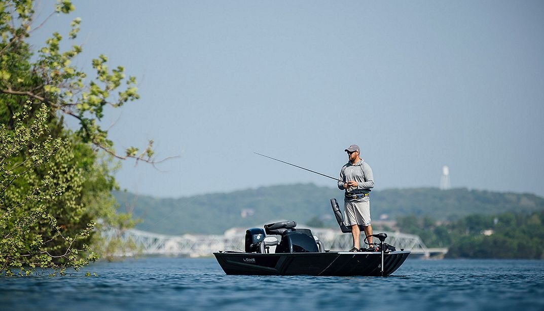 2026 Lowe Boats Skorpion 16 Black Exterior Gray Carpeted Interior