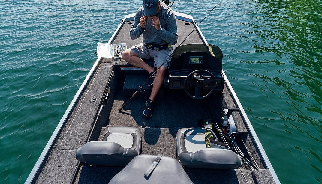 2026 Lowe Boats Skorpion 16 Black Exterior Gray Carpeted Interior