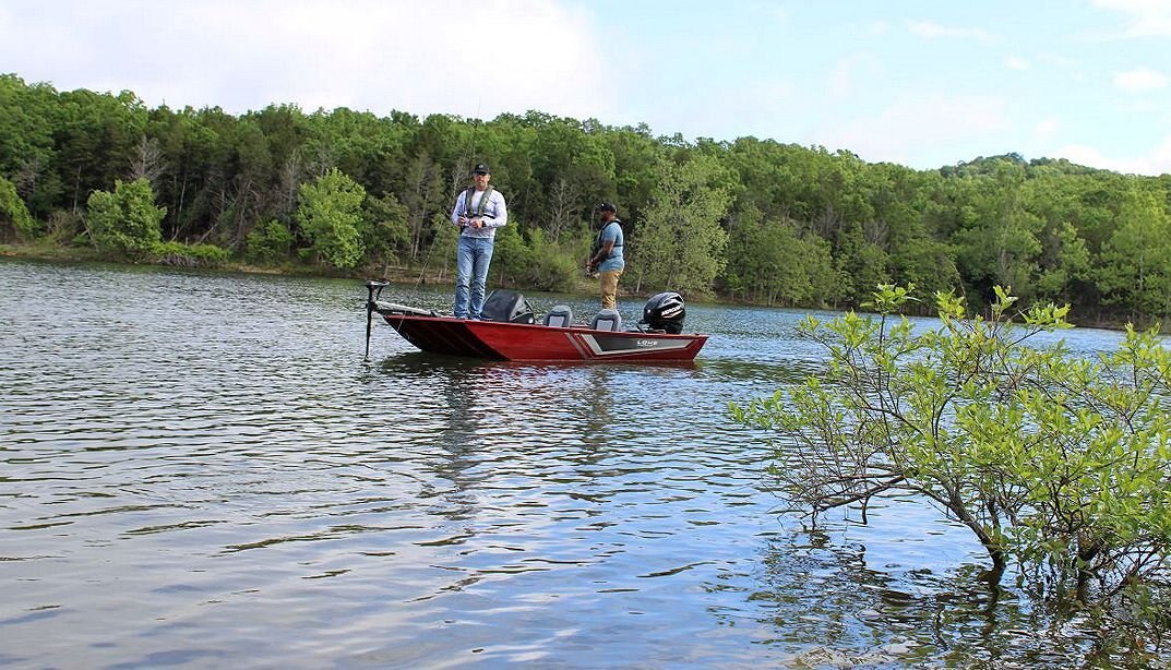 2026 Lowe Boats Skorpion 16 Blue Exterior Gray Carpeted Interior