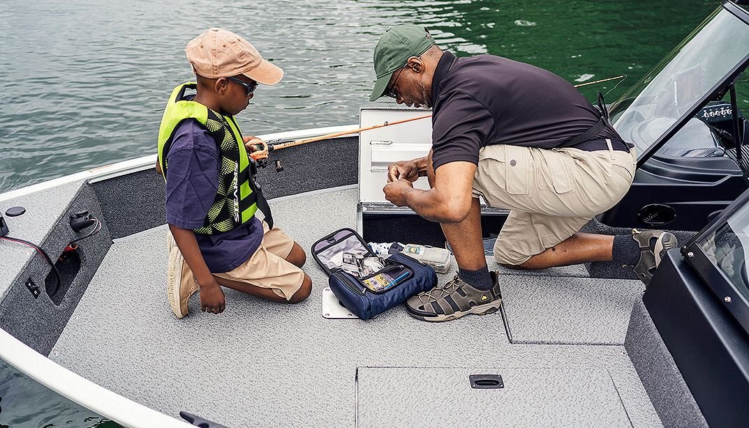 2026 Lowe Boats FM 1675 WT Metallic Black