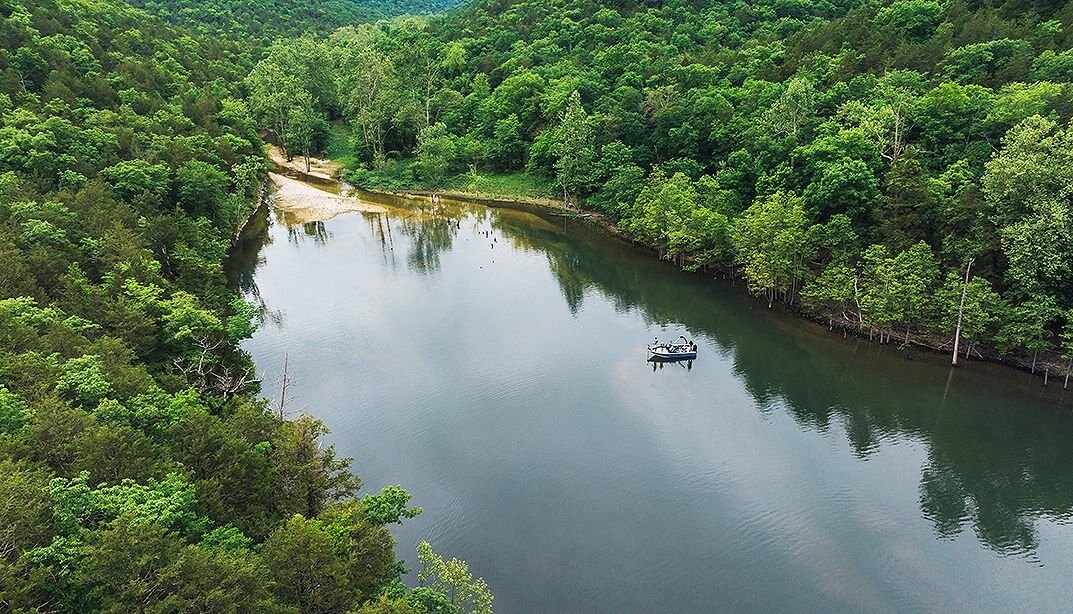 2026 Lowe Boats FM 1675 WT 2 Tone Black Base & Candy Apple Red Accent