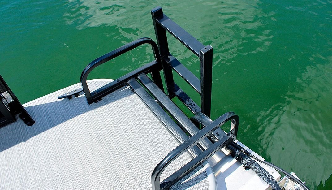 2026 Lowe Boats LF 172 Indigo Blue Metallic Fence