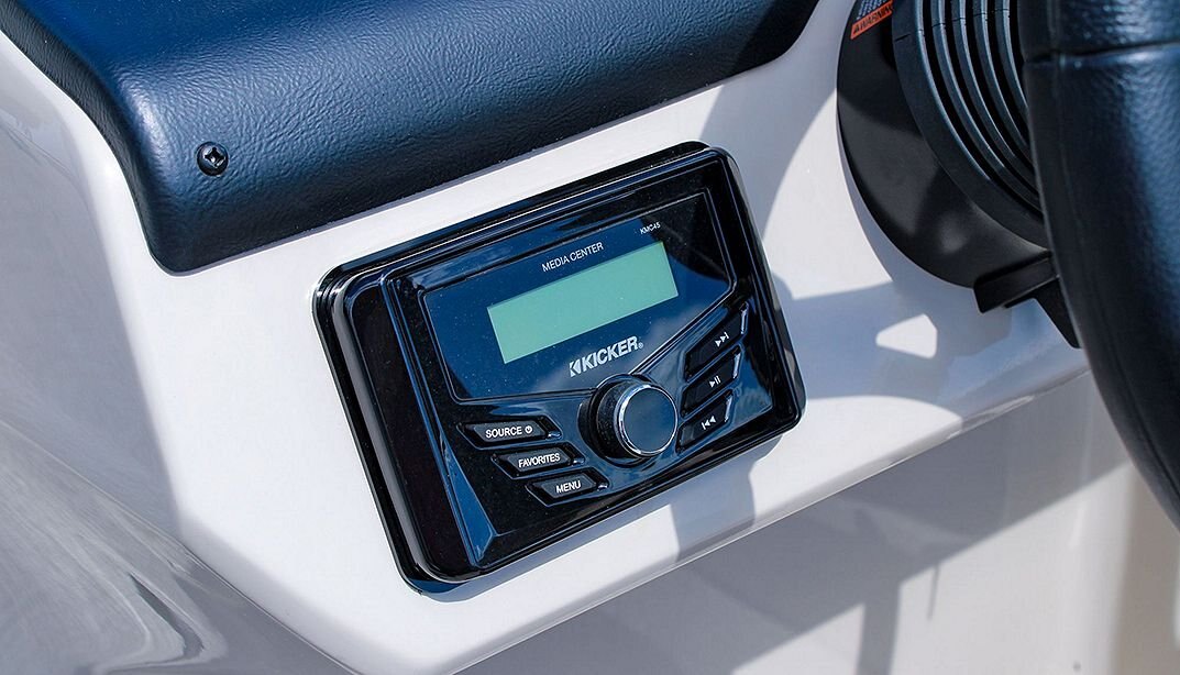 2026 Lowe Boats LF 194 Indigo Blue Metallic Fence