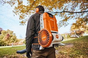 STIHL BGA 300 BA030115902