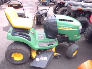 JOHN DEERE Riding Lawn mower