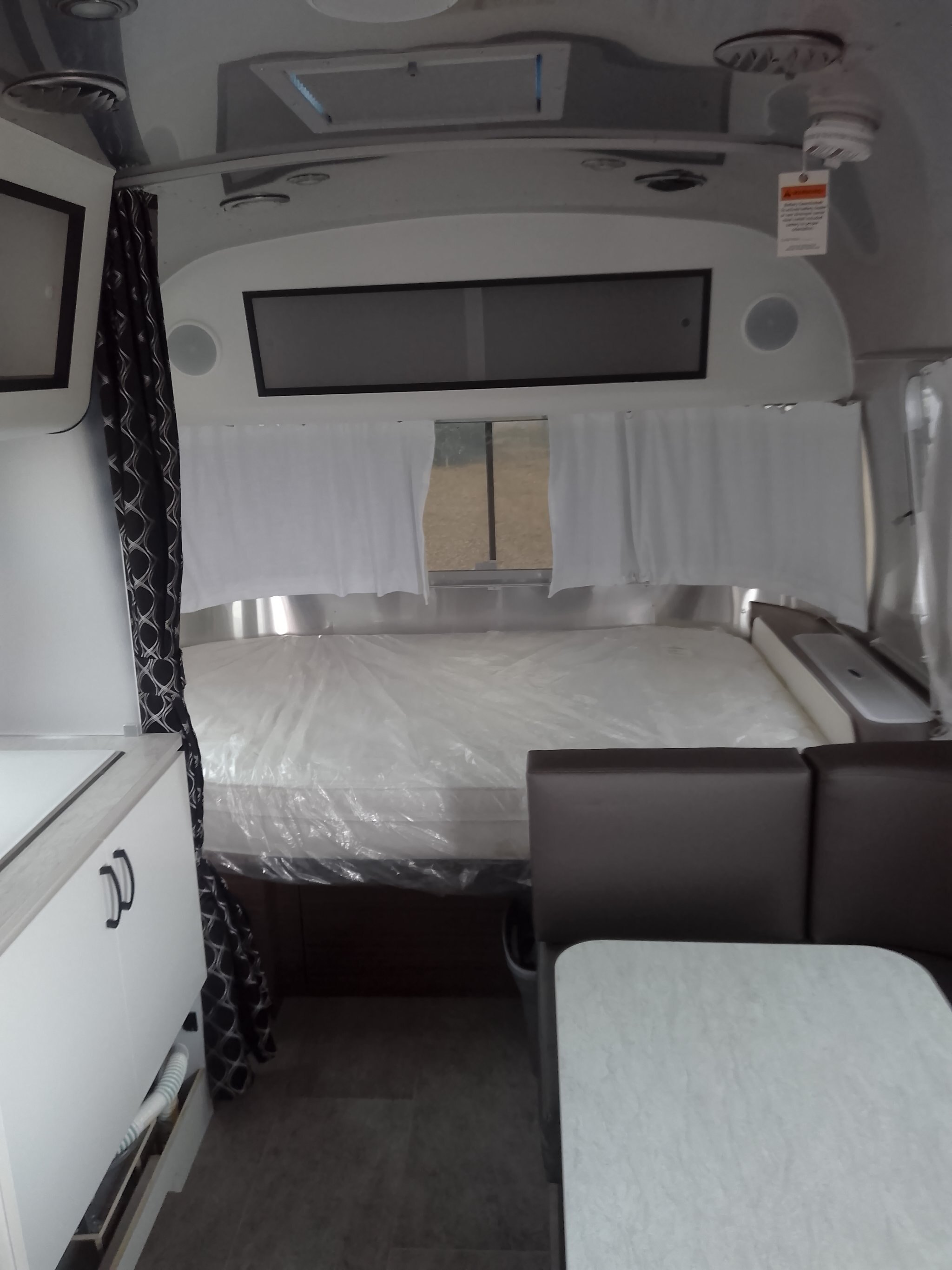 2022 AIRSTREAM CARAVEL 22FB