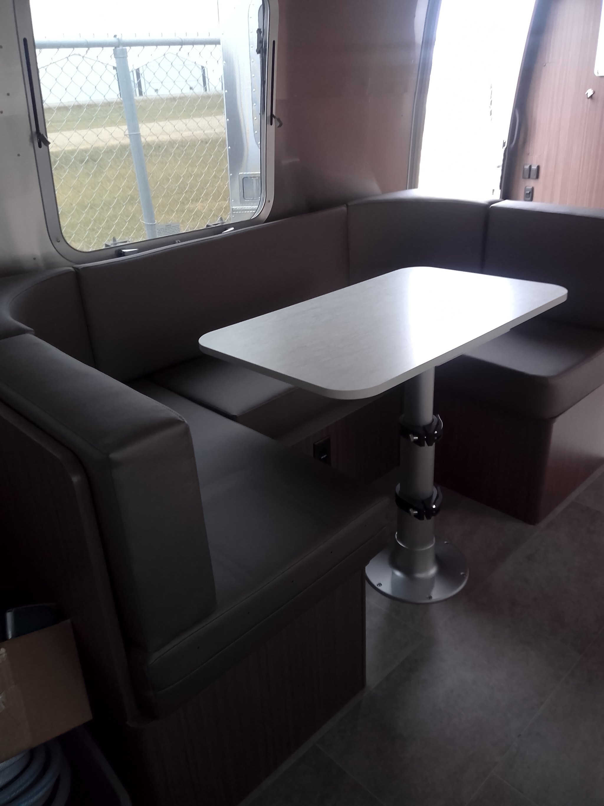 2022 AIRSTREAM CARAVEL 22FB