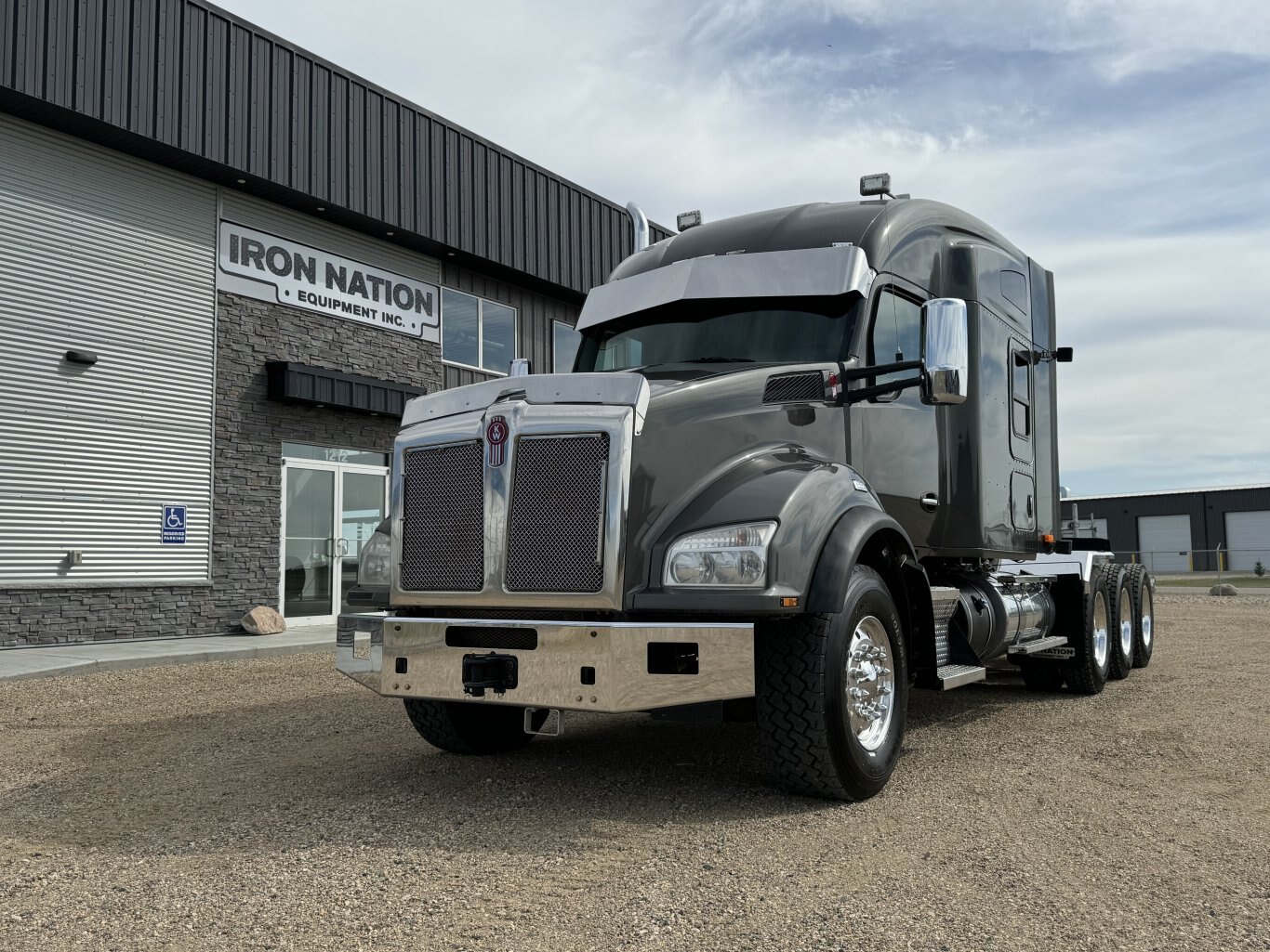 2020 Kenworth T880 Tri Drive