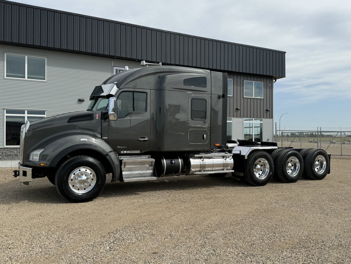 2020 Kenworth T880 Tri Drive