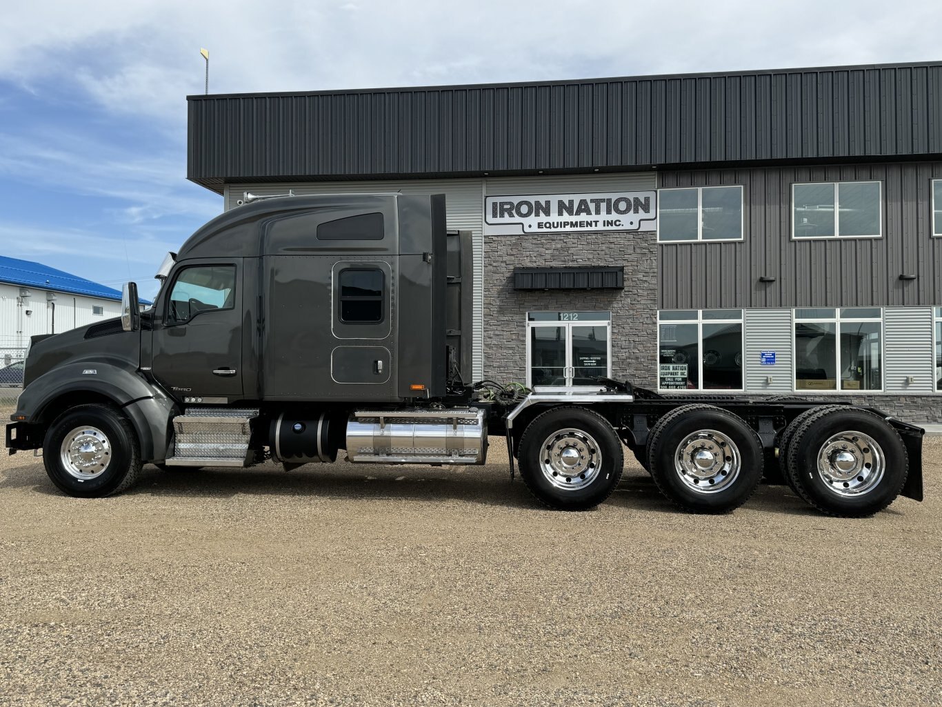 2020 Kenworth T880 Tri Drive