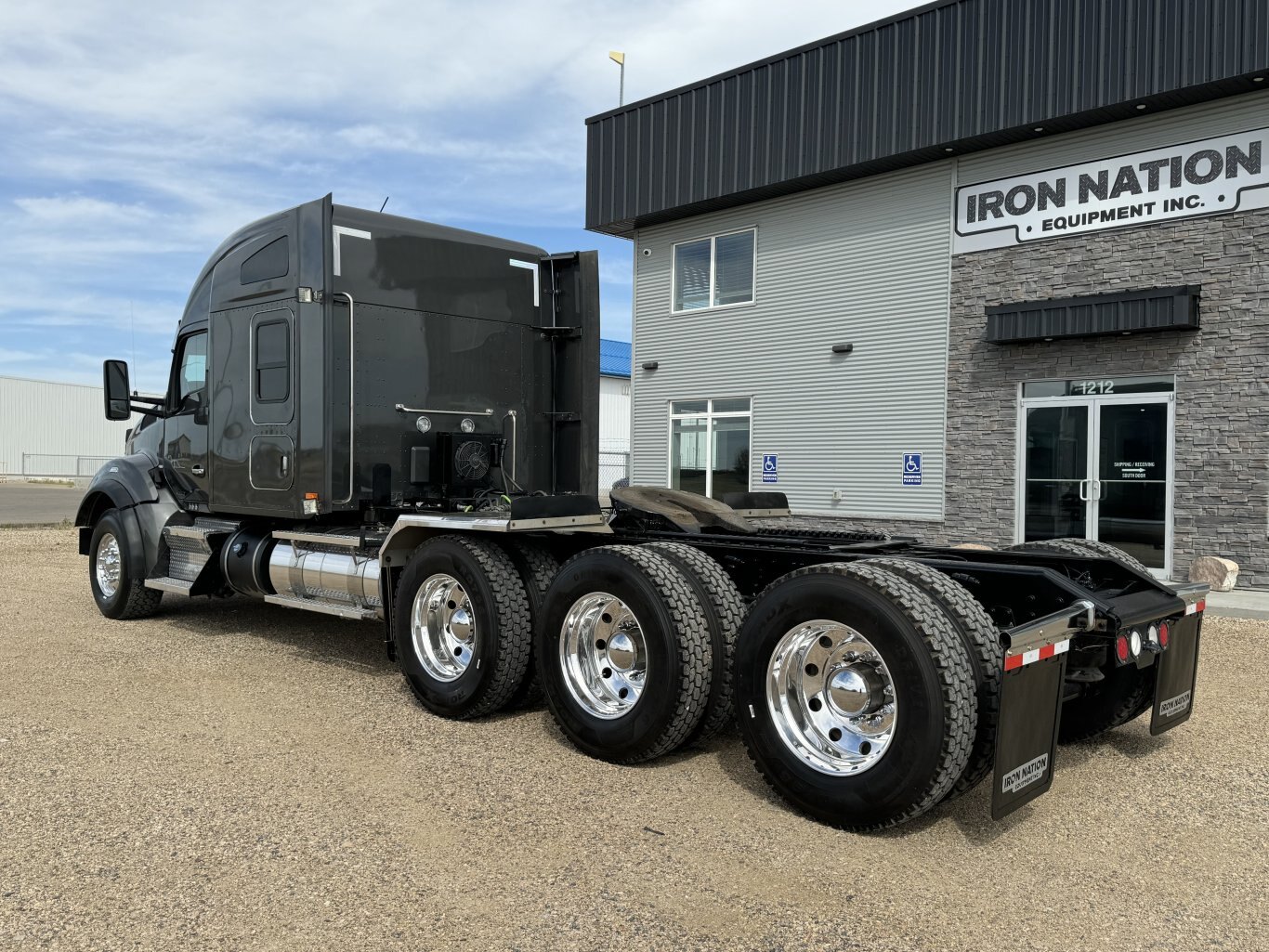 2020 Kenworth T880 Tri Drive