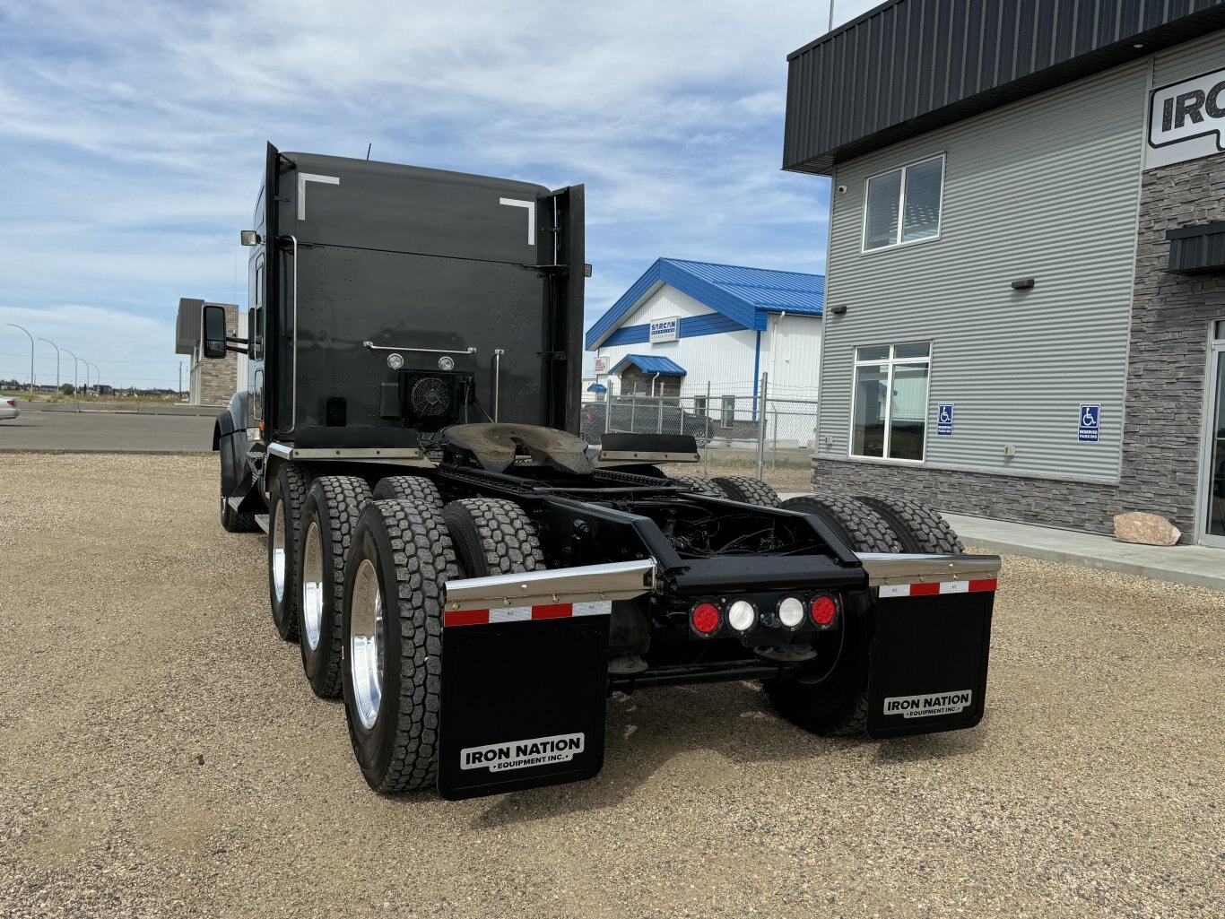 2020 Kenworth T880 Tri Drive