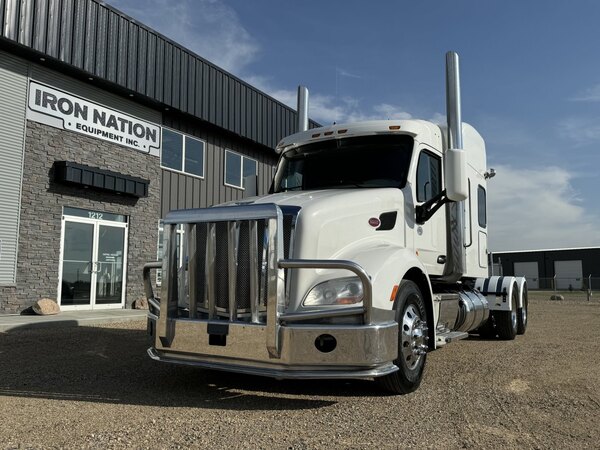 2020 Peterbilt 579 *Warranty Remaining*