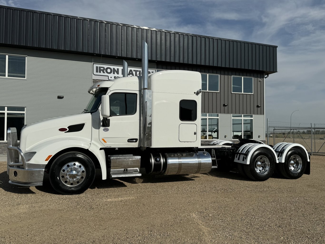 2020 Peterbilt 579 *Warranty Remaining*