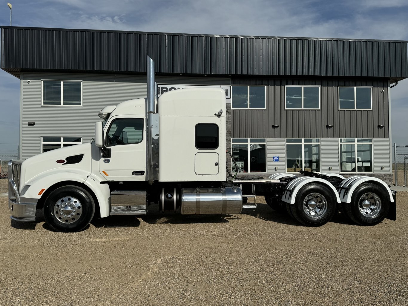 2020 Peterbilt 579 *Warranty Remaining*