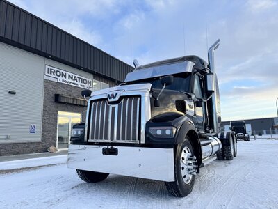2024 Western Star 49X **Only 162834 Km Cummins Power Heavy Spec Lots Of Warranty**