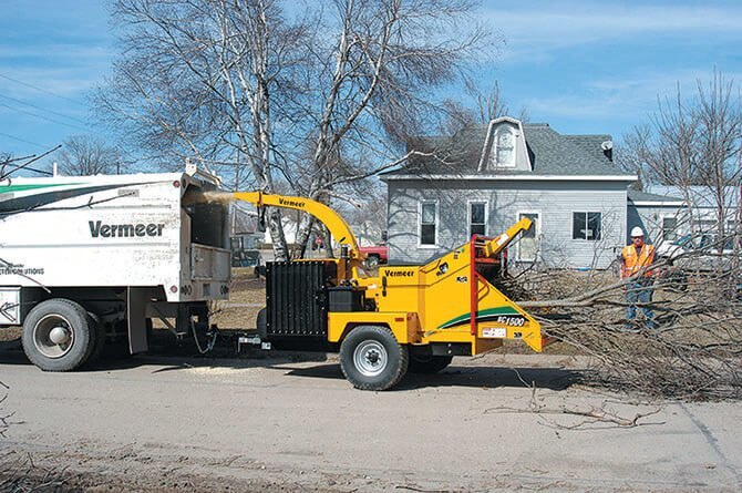 Vermeer BC1500 BRUSH CHIPPER