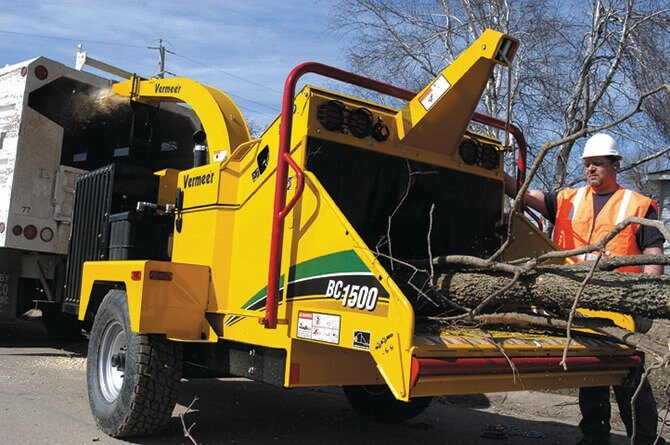 Vermeer BC1500 BRUSH CHIPPER