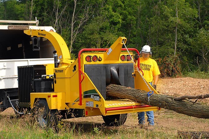 Vermeer BC1500 BRUSH CHIPPER