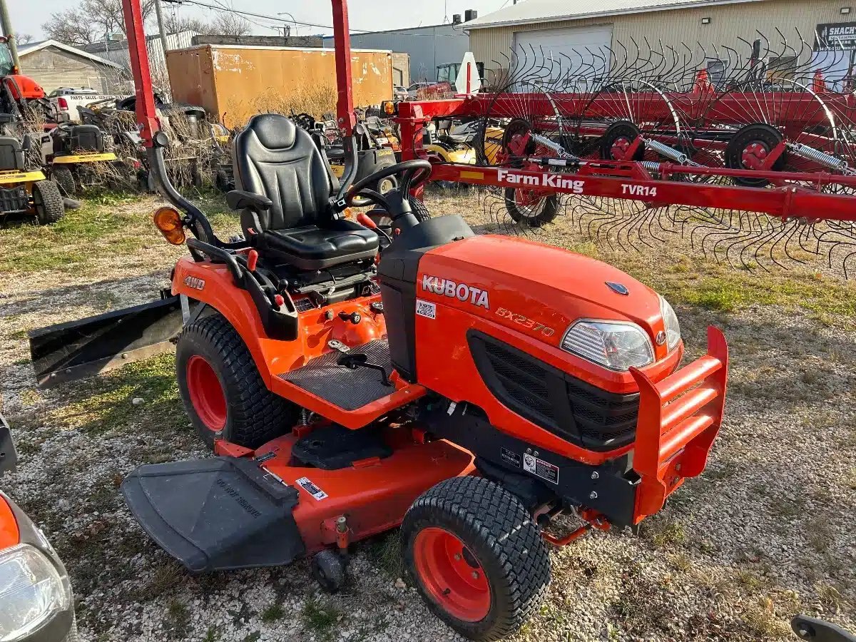 2014 Kubota BX2370 1