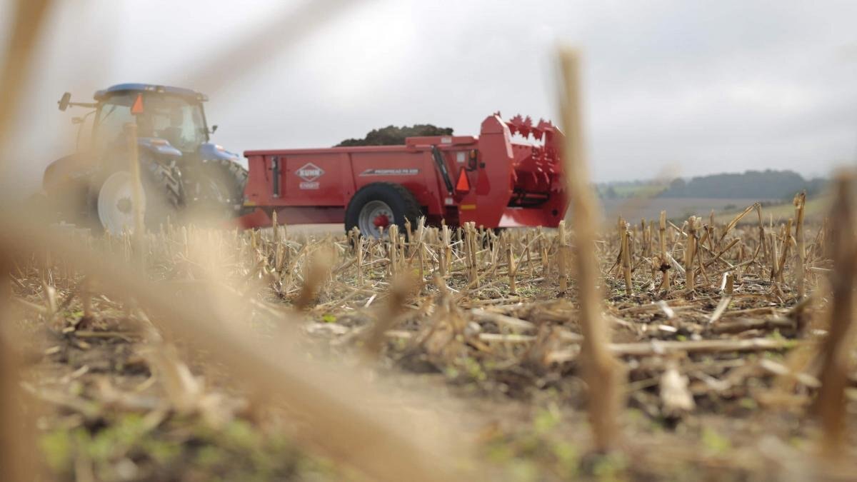 Kuhn PS 235 TRAILER HORIZONTAL/VERTICAL
