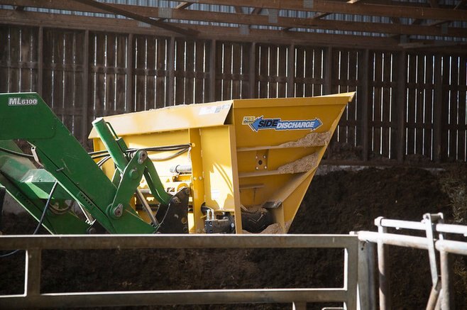 HLA Side Discharge Sawdust Bucket