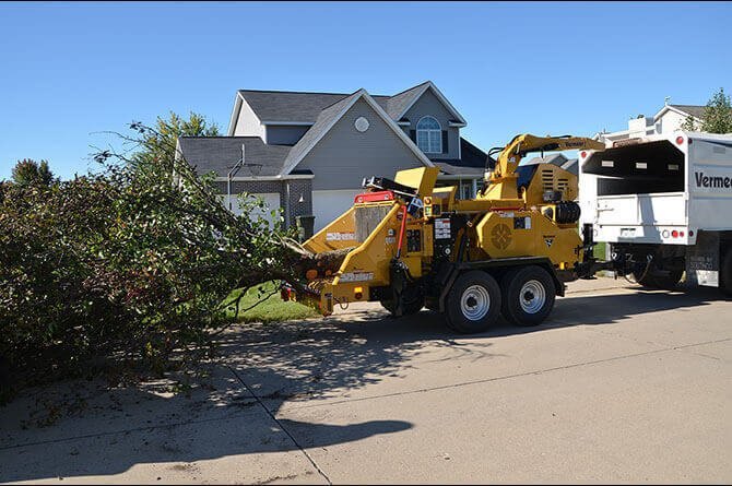 Vermeer AX19 BRUSH CHIPPER