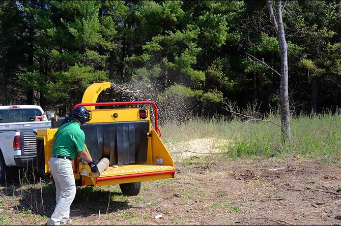 Vermeer BC1000XL GAS BRUSH CHIPPER