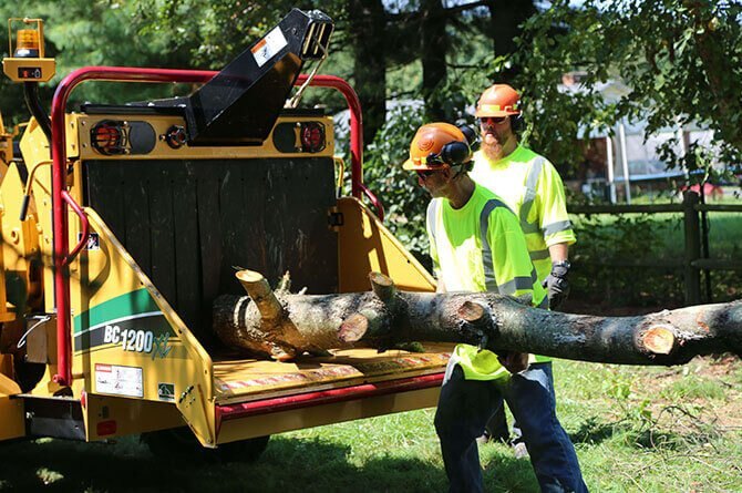 Vermeer BC1200XL GAS BRUSH CHIPPER